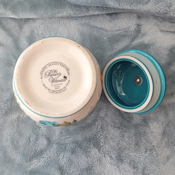 The Pioneer Woman Floral Canister Trio with Red, Turquoise, and Yellow Lids - Picture 3 of 7